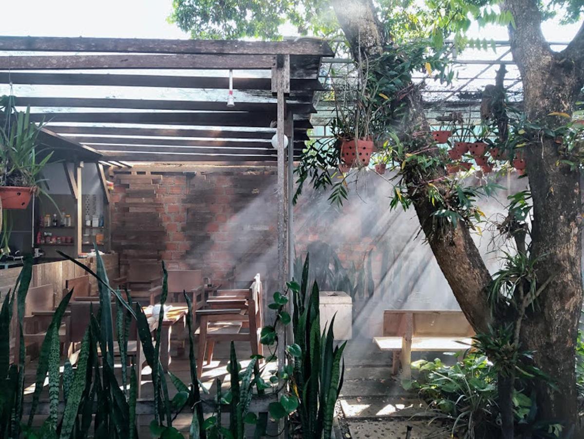 Homestay Vuon Nhan Pleiku Esterno foto
