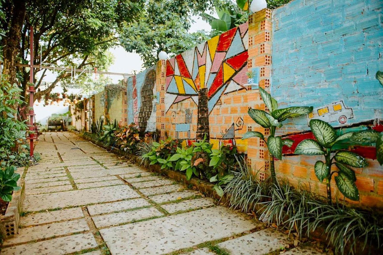 Homestay Vuon Nhan Pleiku Esterno foto